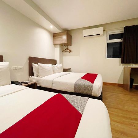 Airo Hotel Манила Екстериор снимка