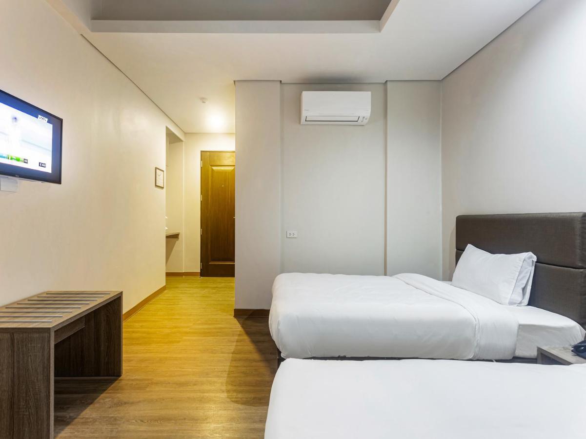 Airo Hotel Манила Екстериор снимка