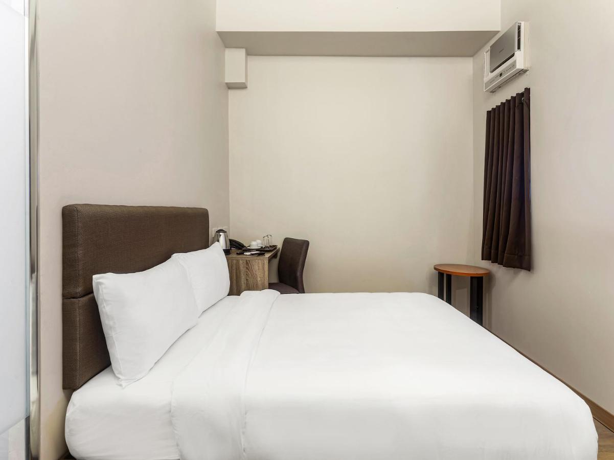 Airo Hotel Манила Екстериор снимка