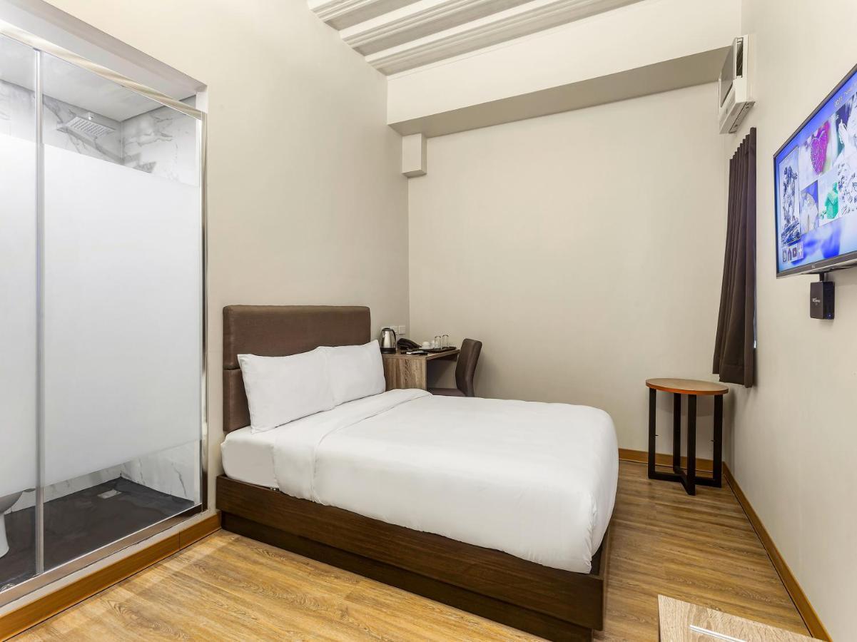 Airo Hotel Манила Екстериор снимка