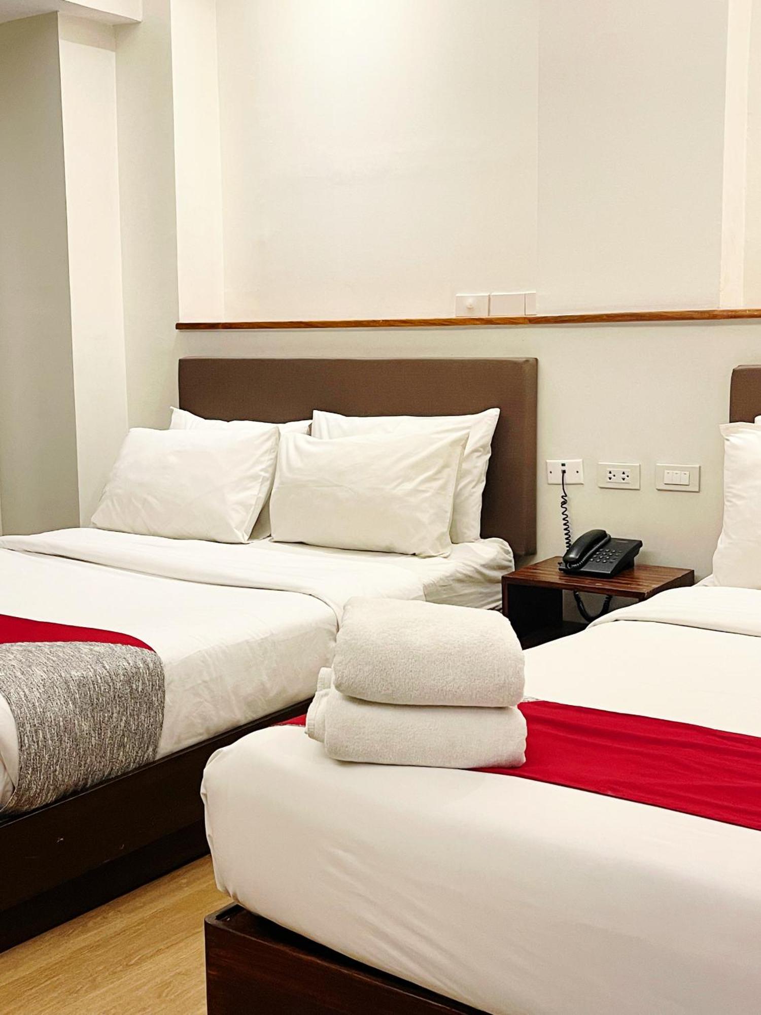 Airo Hotel Манила Екстериор снимка