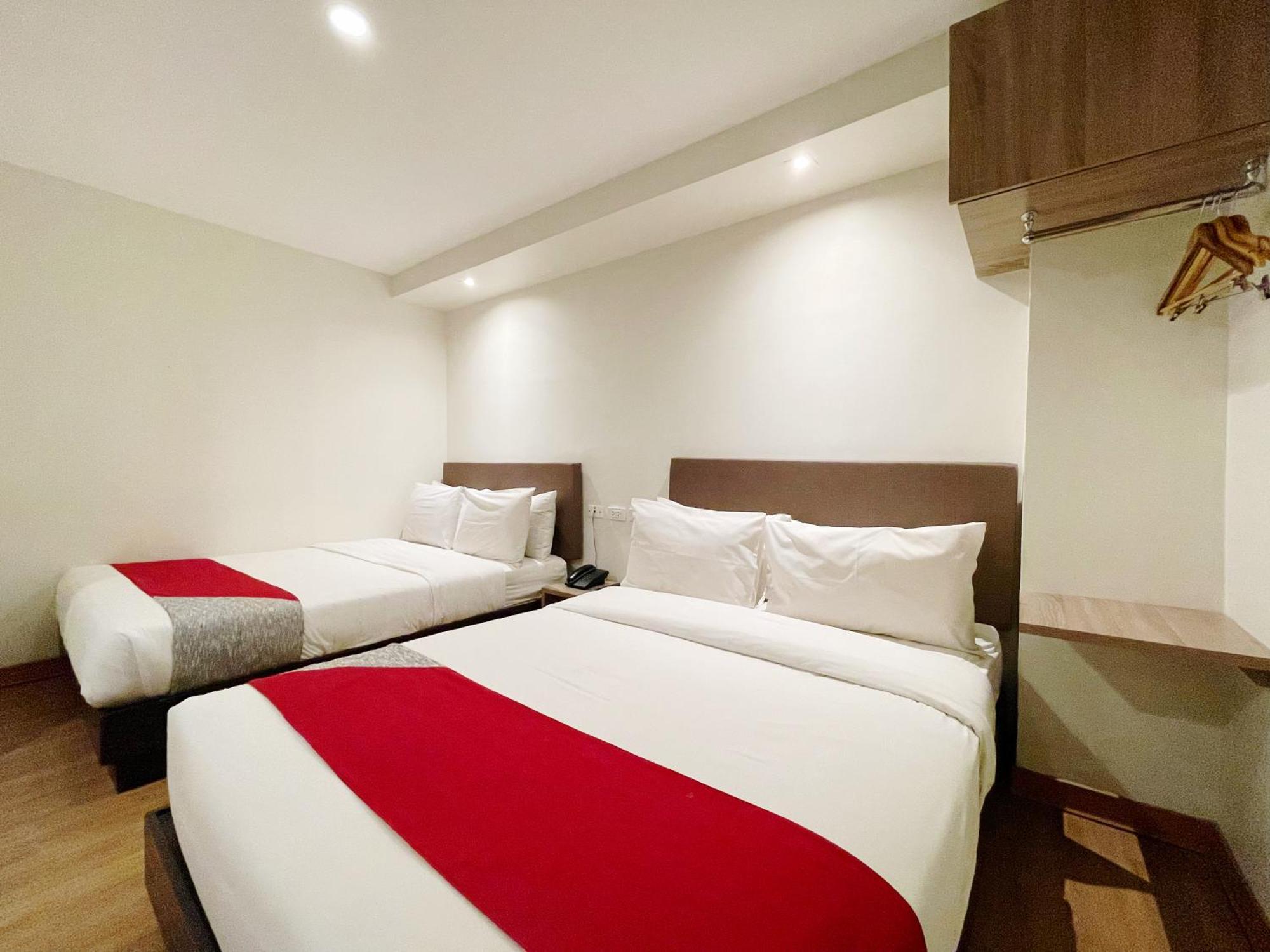 Airo Hotel Манила Екстериор снимка